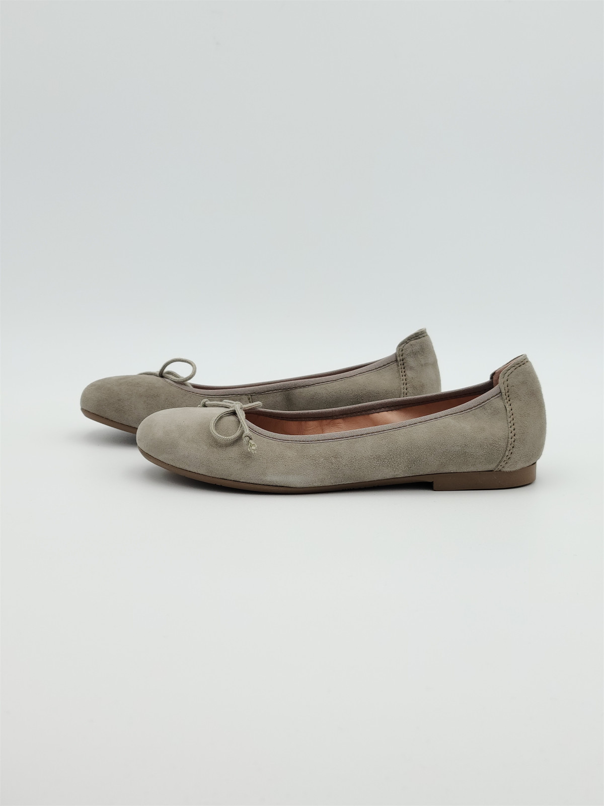6006 an nubuck taupe
