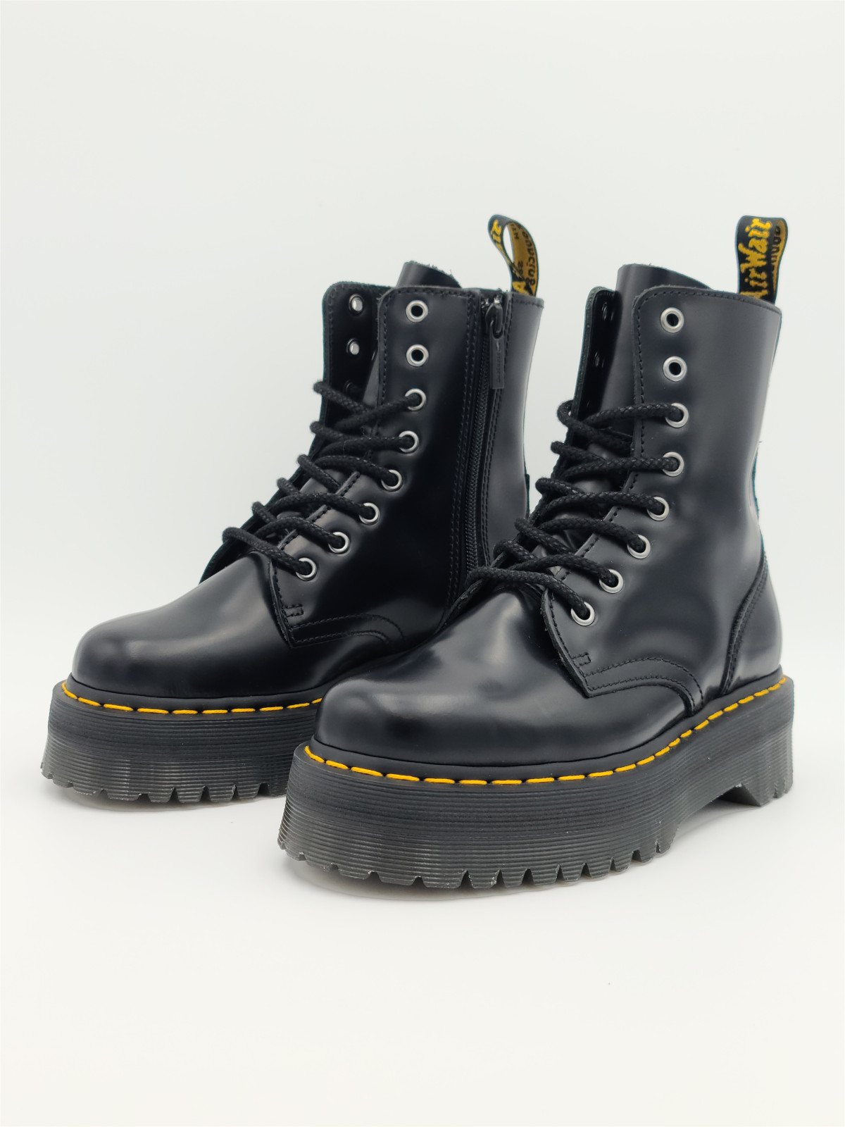 Jadon smooth. noir polished smooth