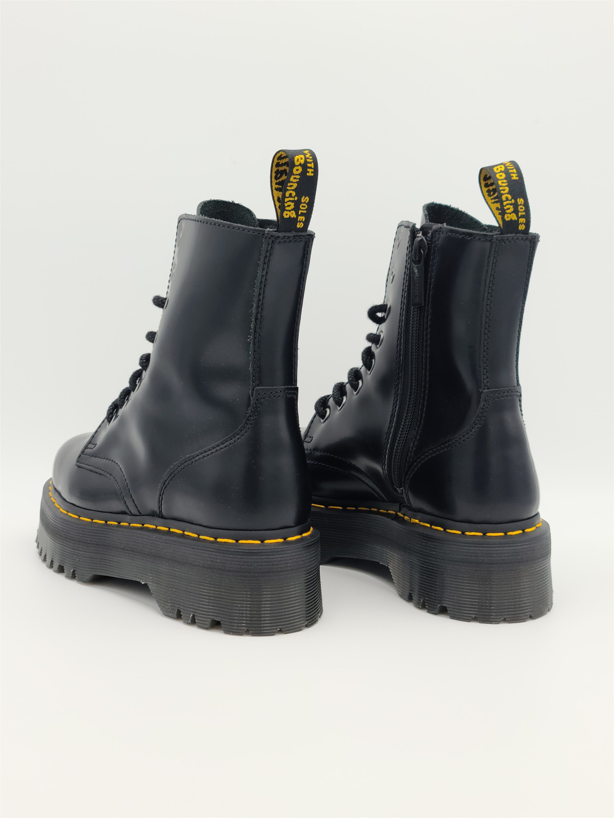 Jadon smooth. noir polished smooth