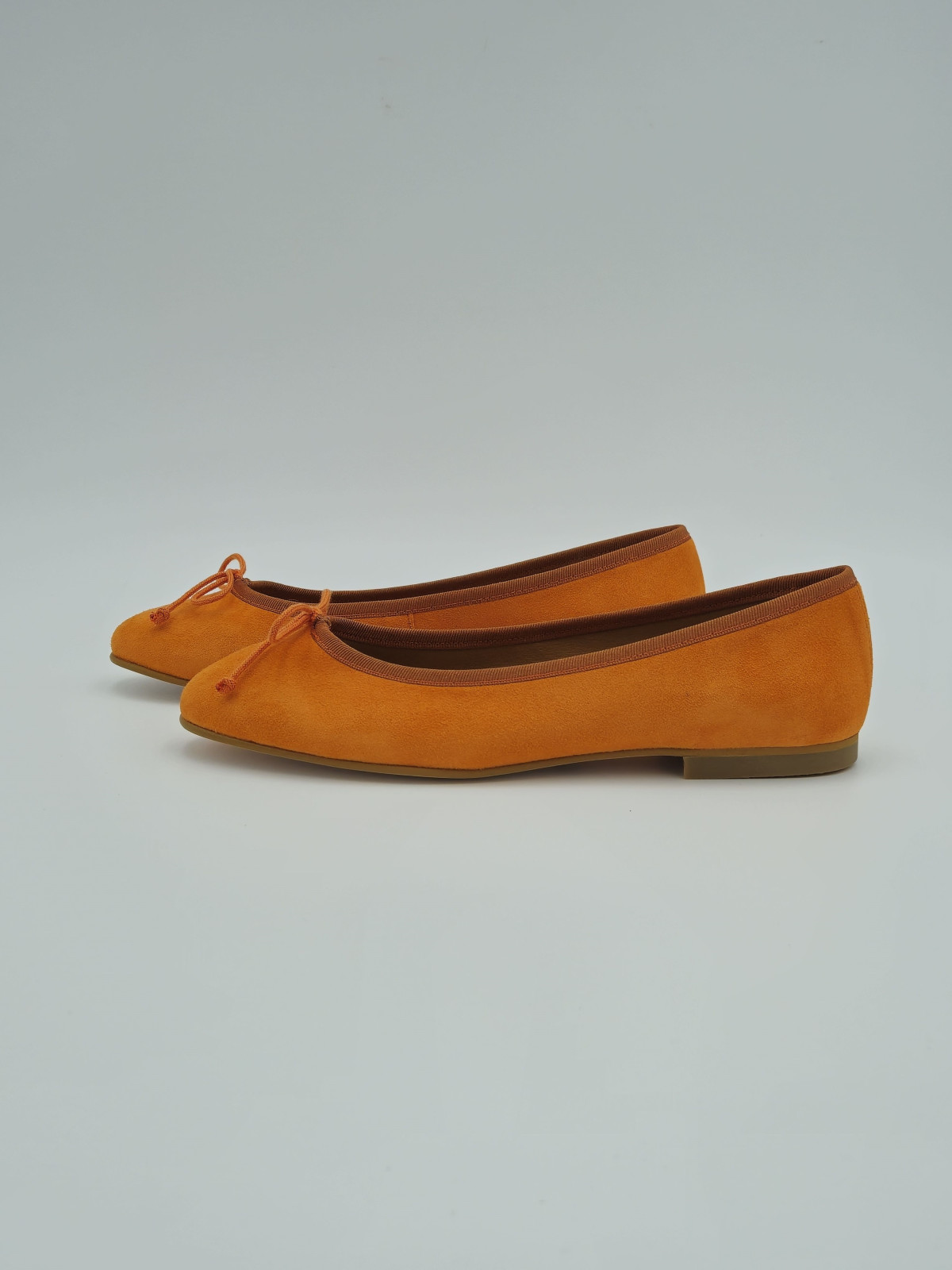 a1002an nubuck orange