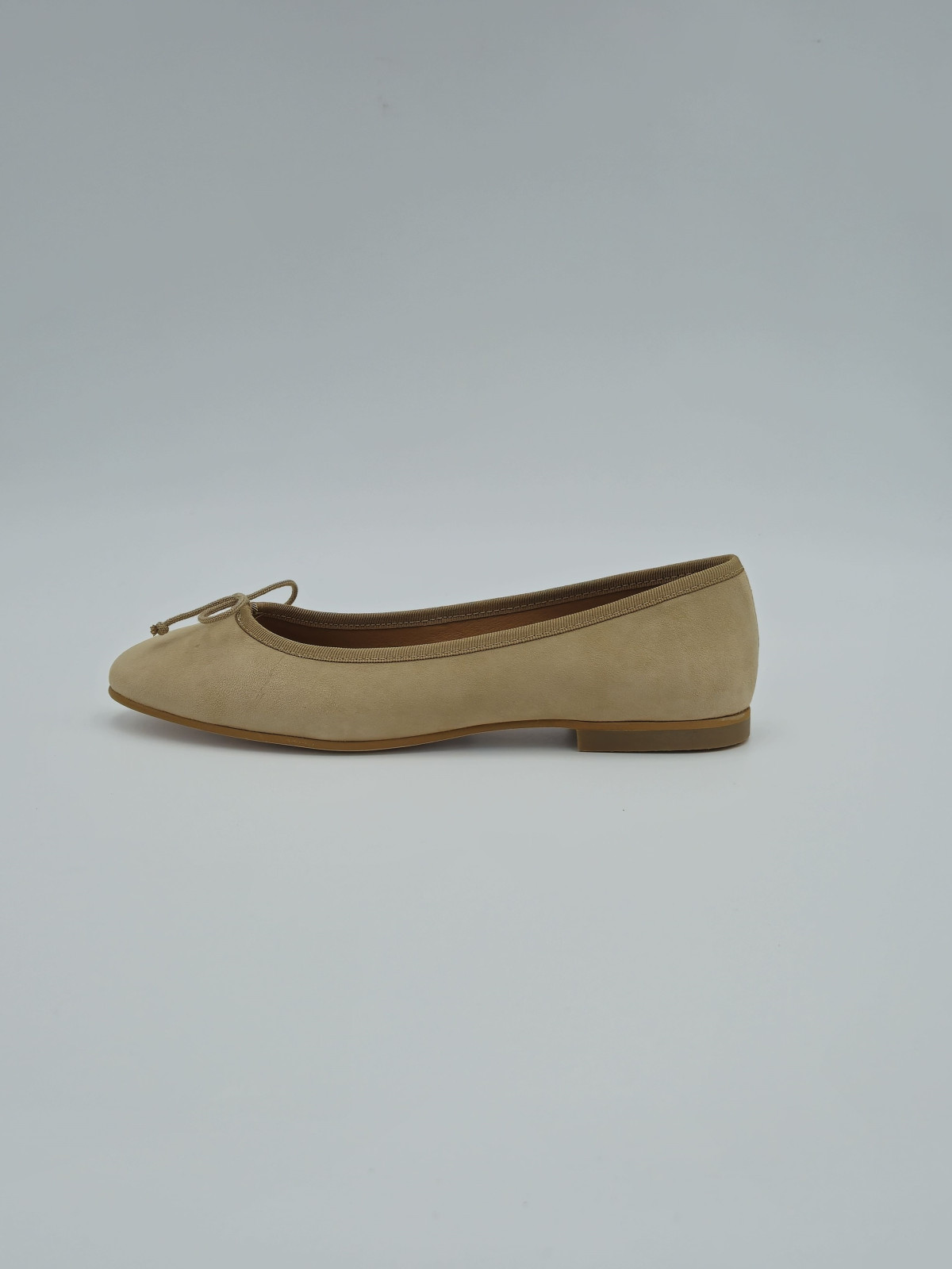 a1002an nubuck taupe
