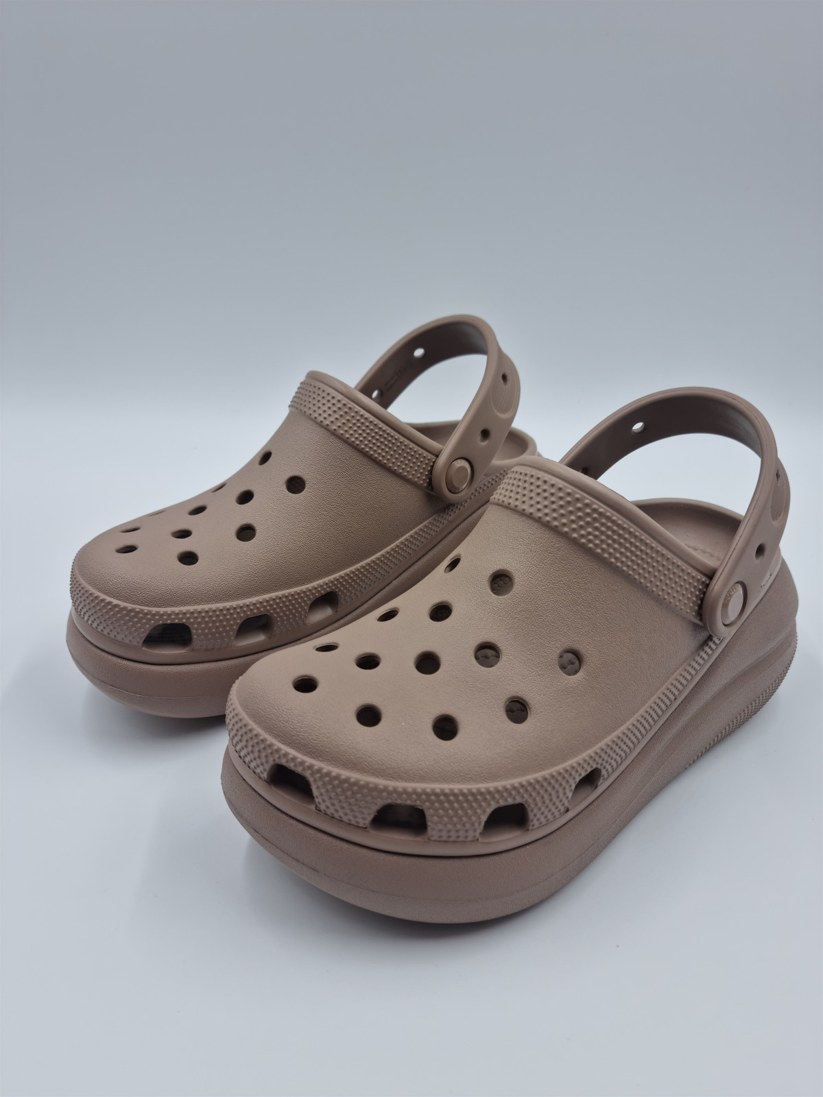 crush clog pu. latte cream