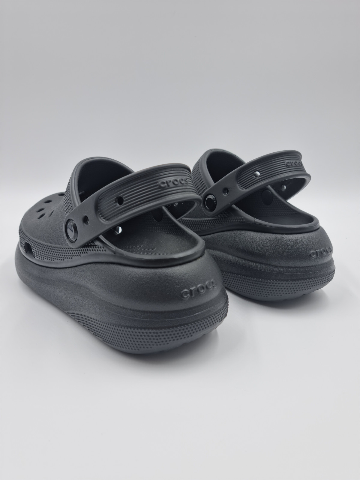crush clog pu. black