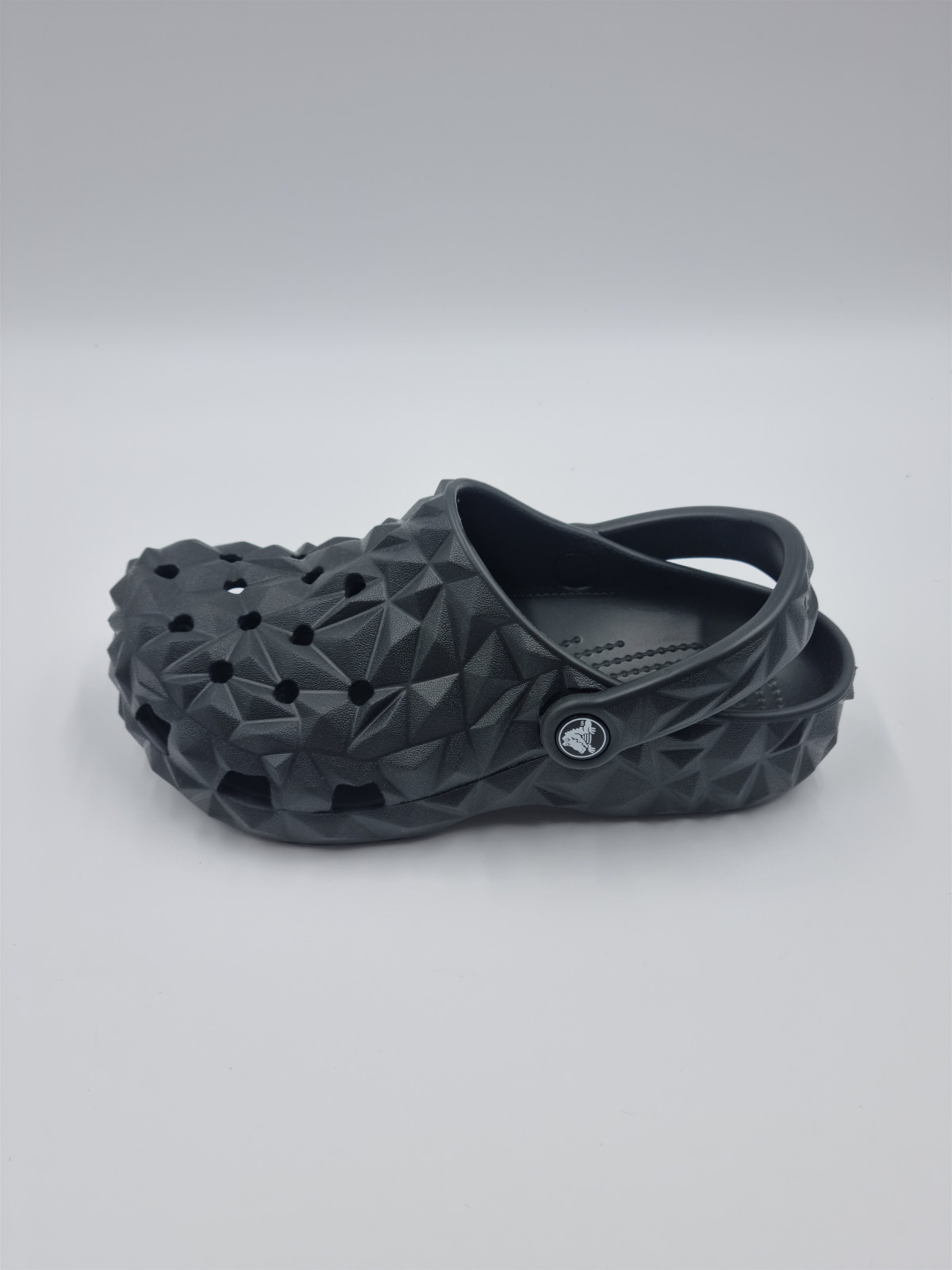 classic geometric cl pu. black