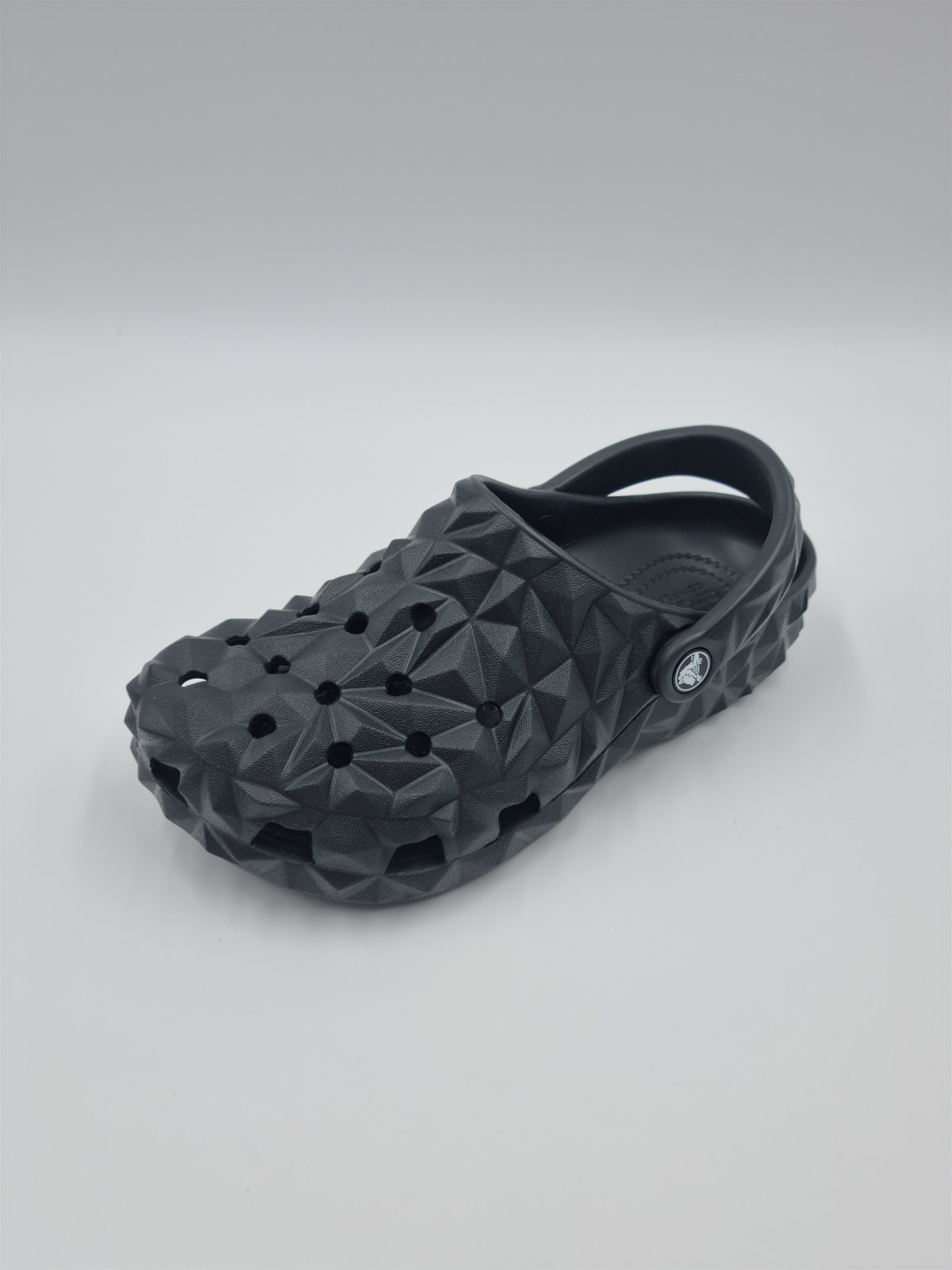 classic geometric cl pu. black