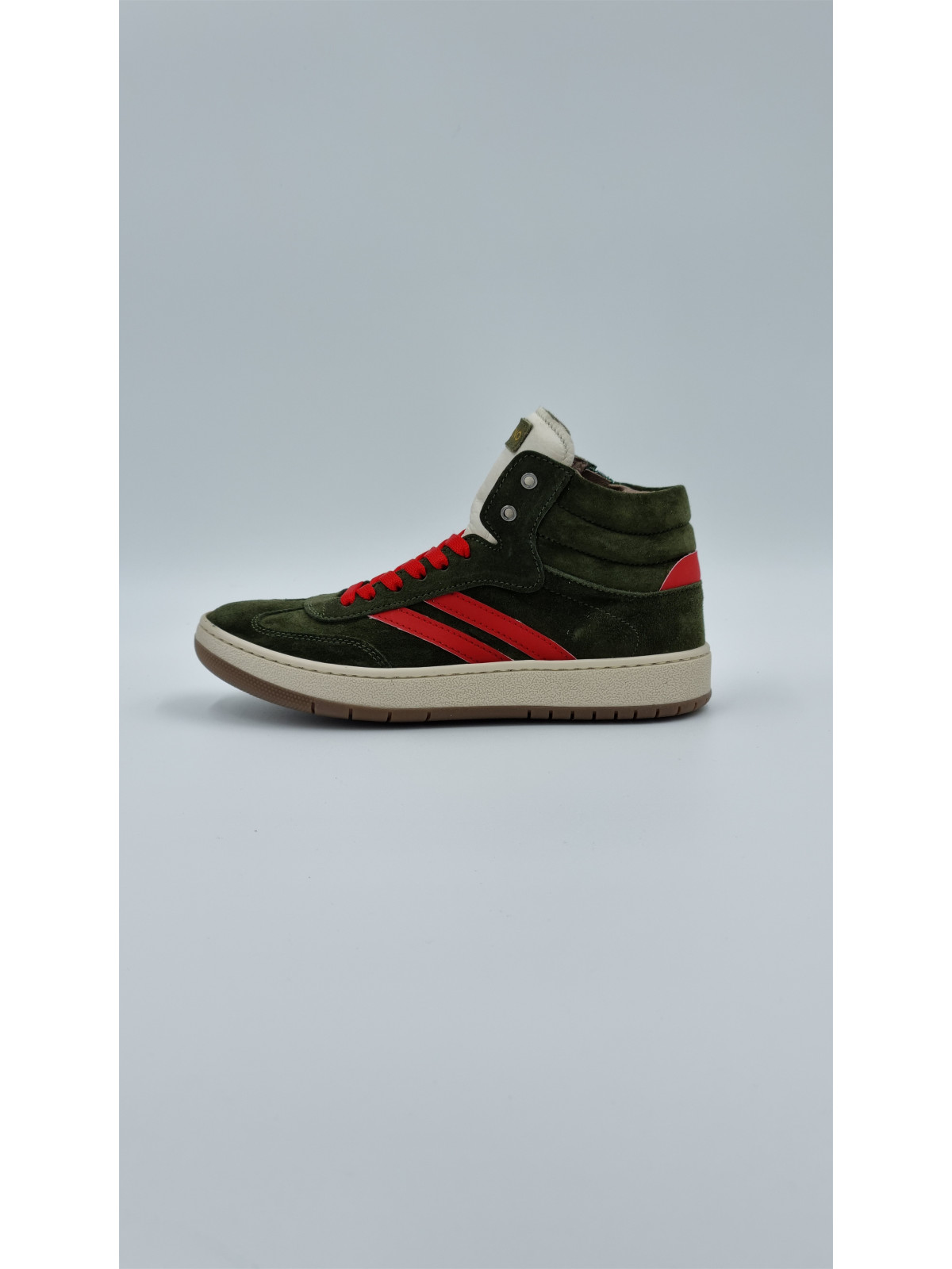 6624 c nubuck vert