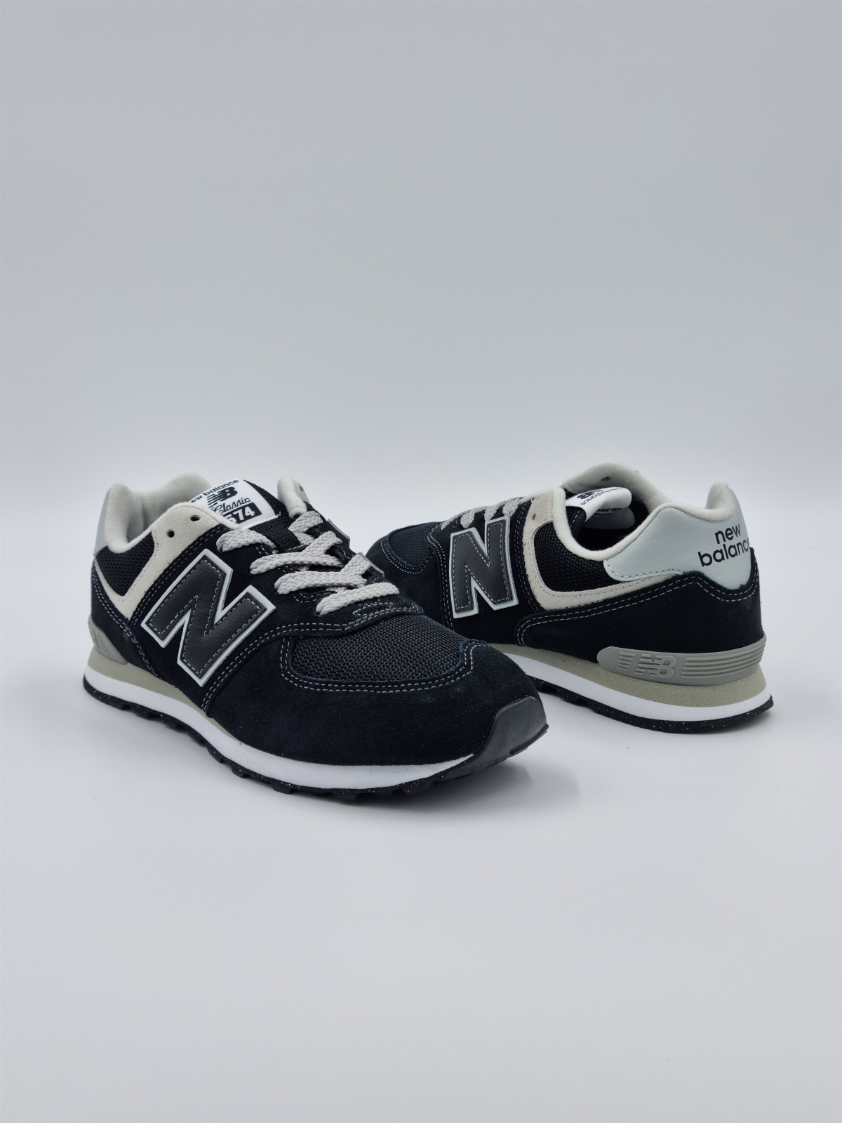 574 core j nubuck/mesh noir