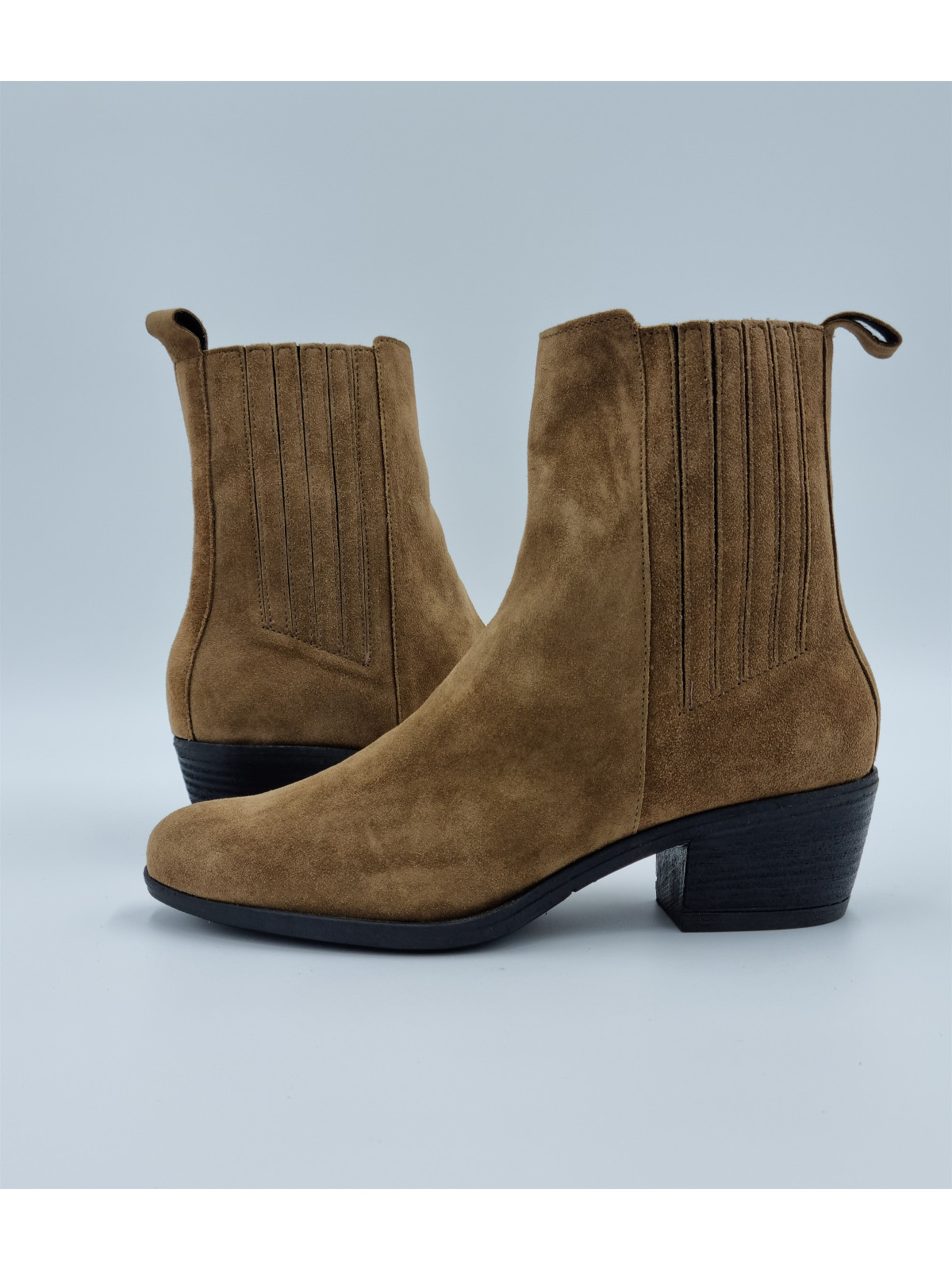 a1040se nubuck taupe