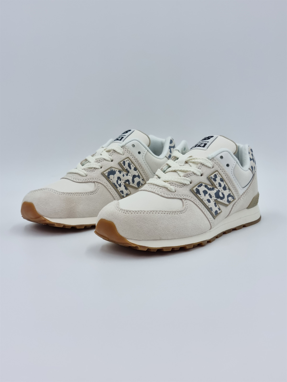 574. textile/nubuck beige