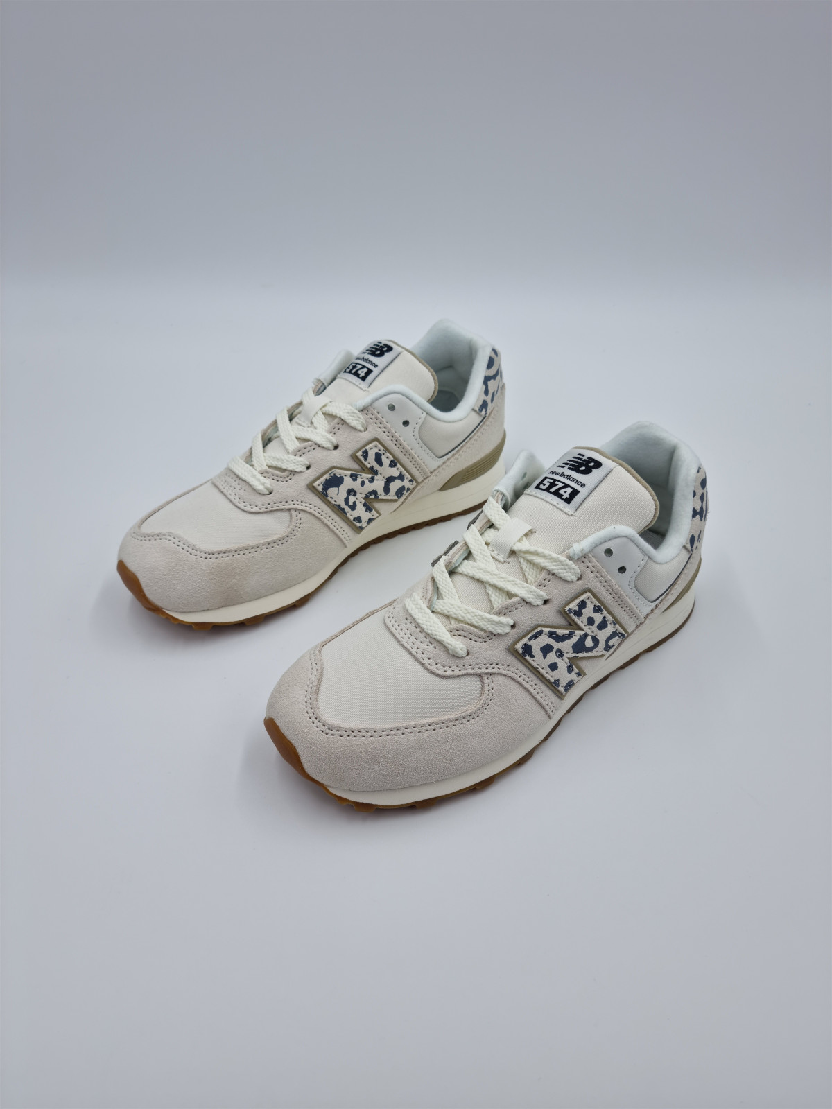 574. textile/nubuck beige