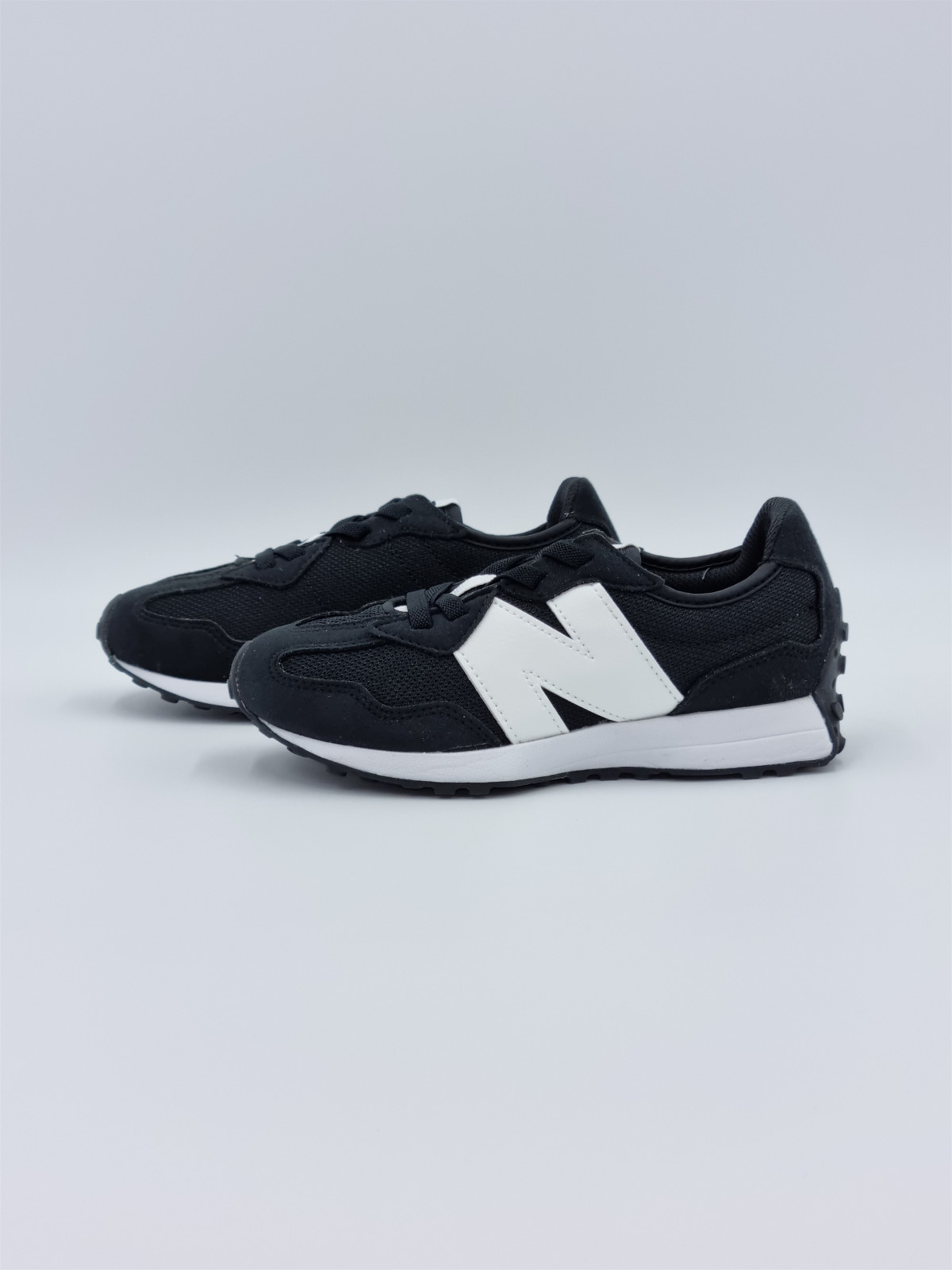 327 j nubuck/mesh noir