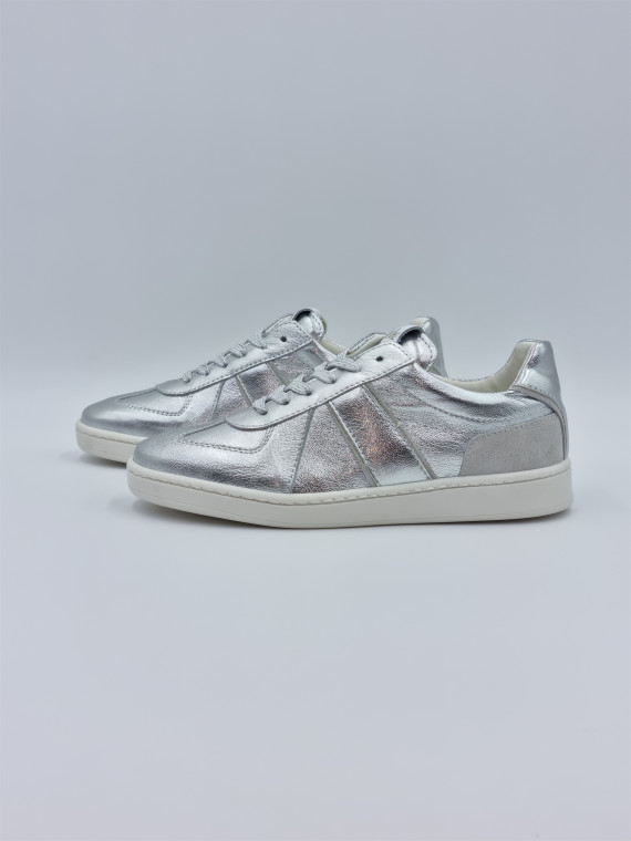 reaction. cuir argent