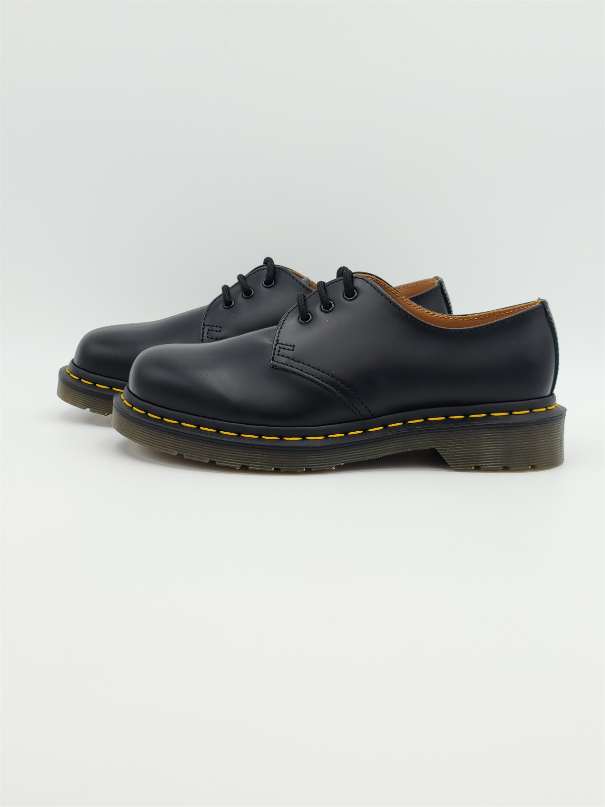 1461 smooth. noir polished smooth