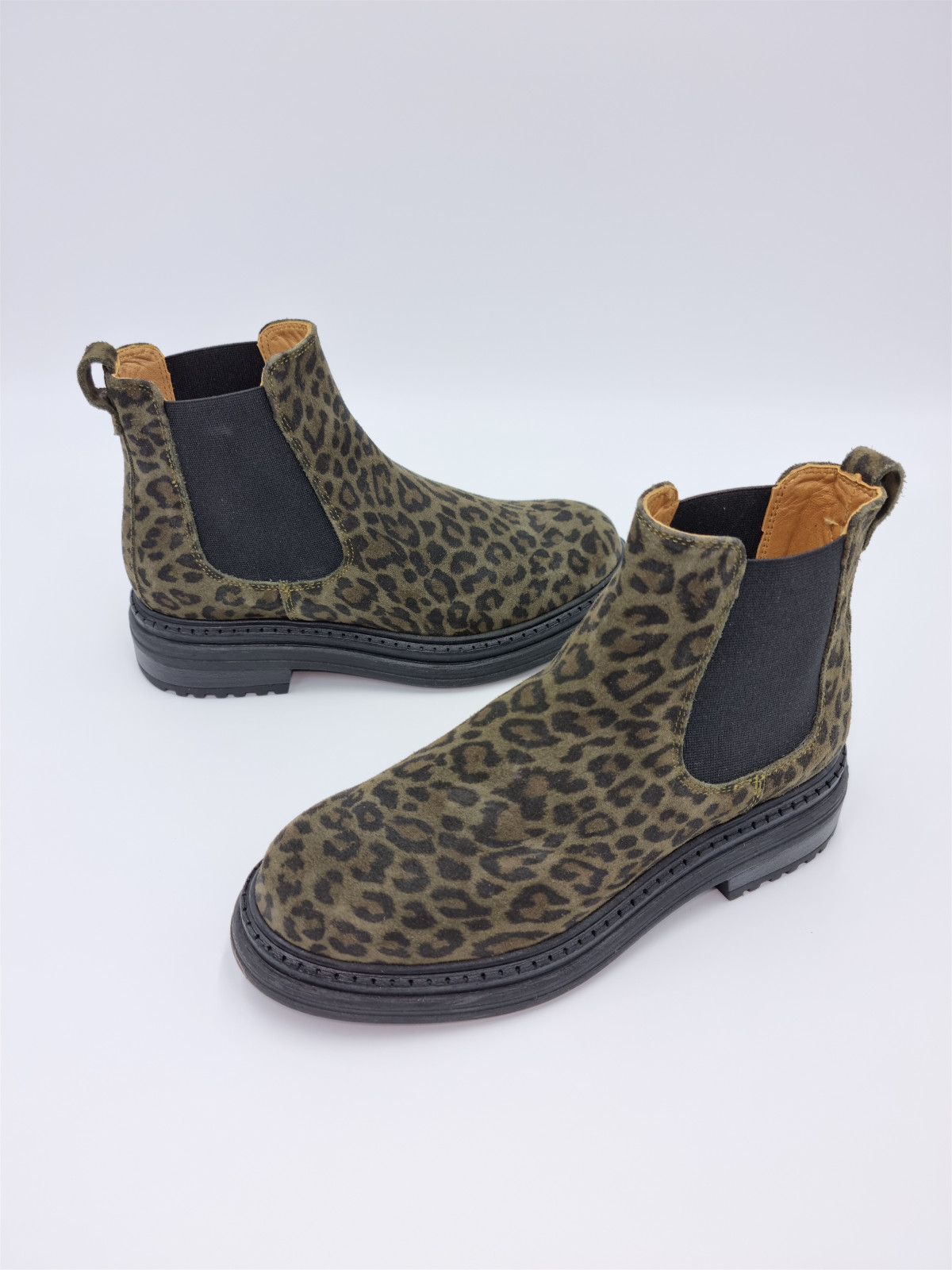 laki velours kaki leo