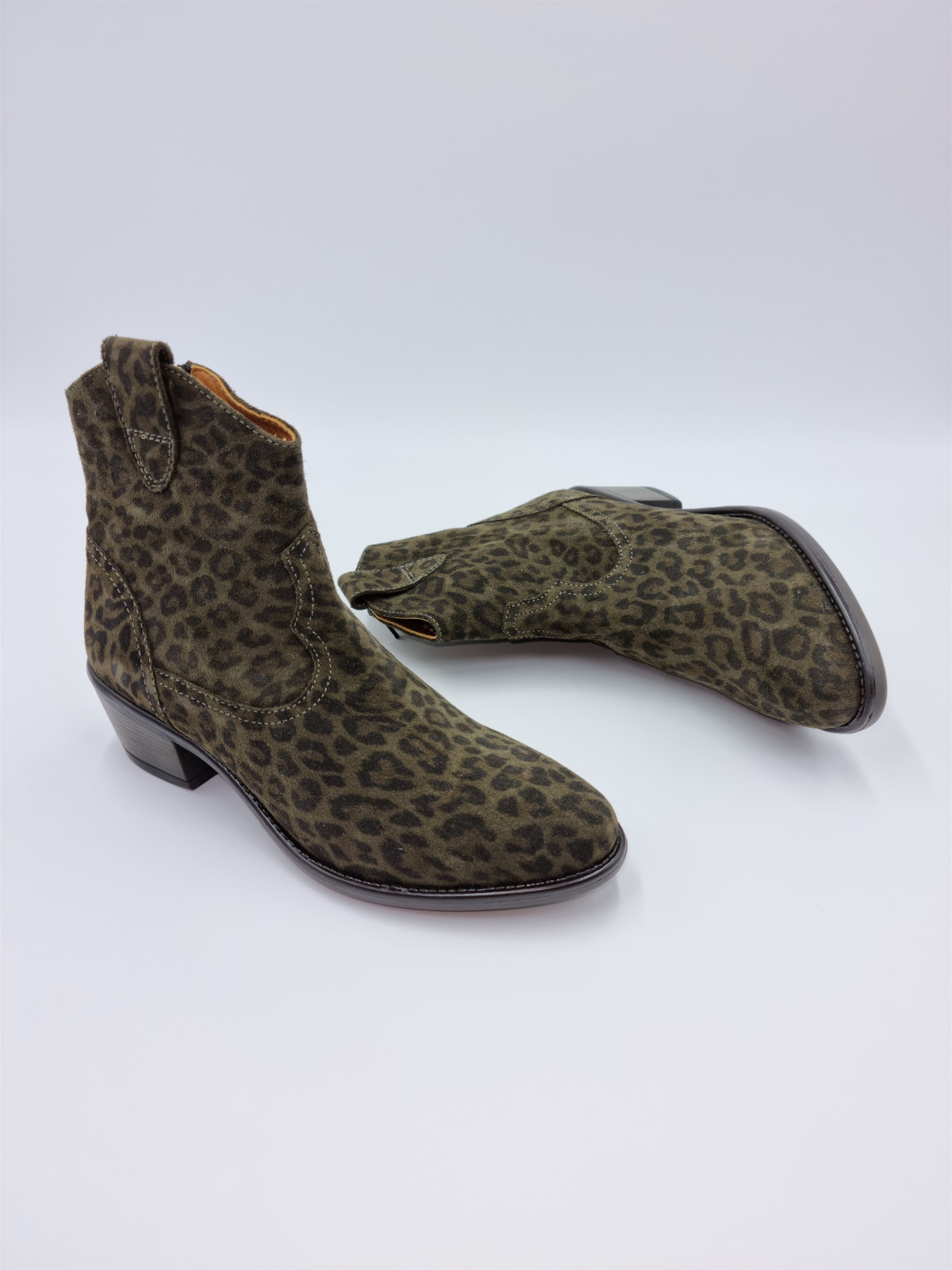 bulitt velours kaki leo