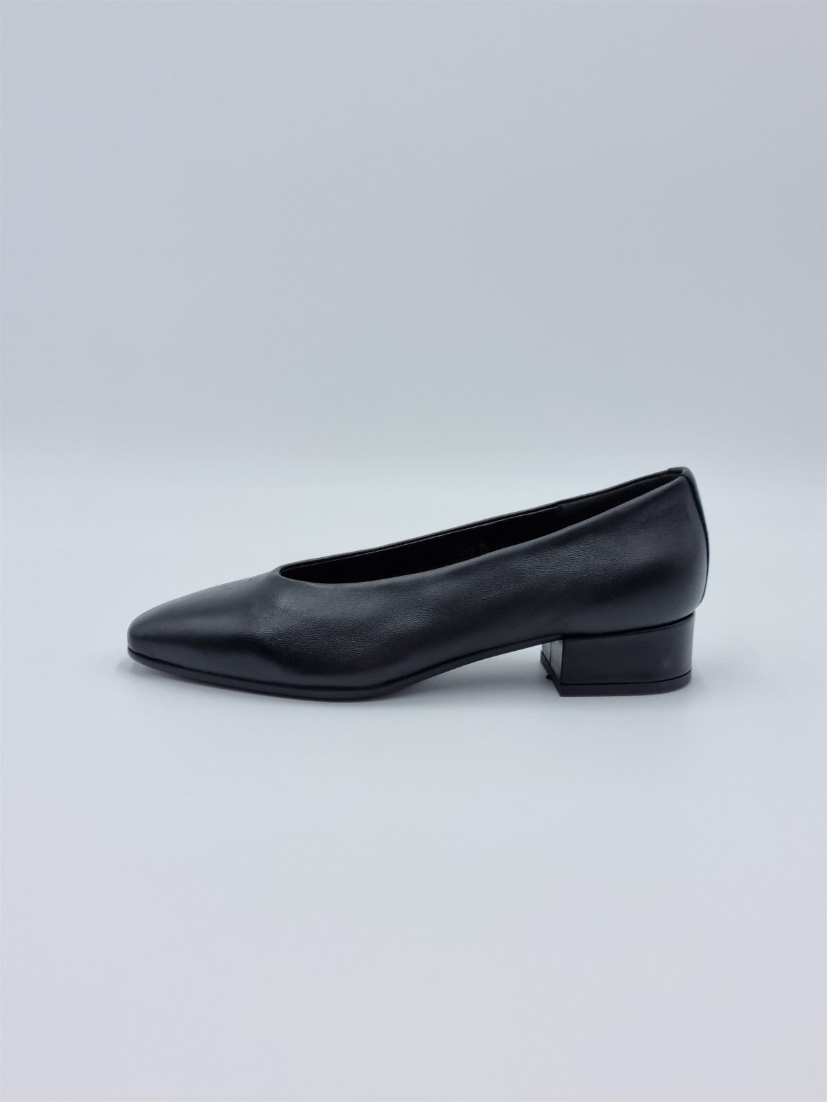 favorite cuir noir