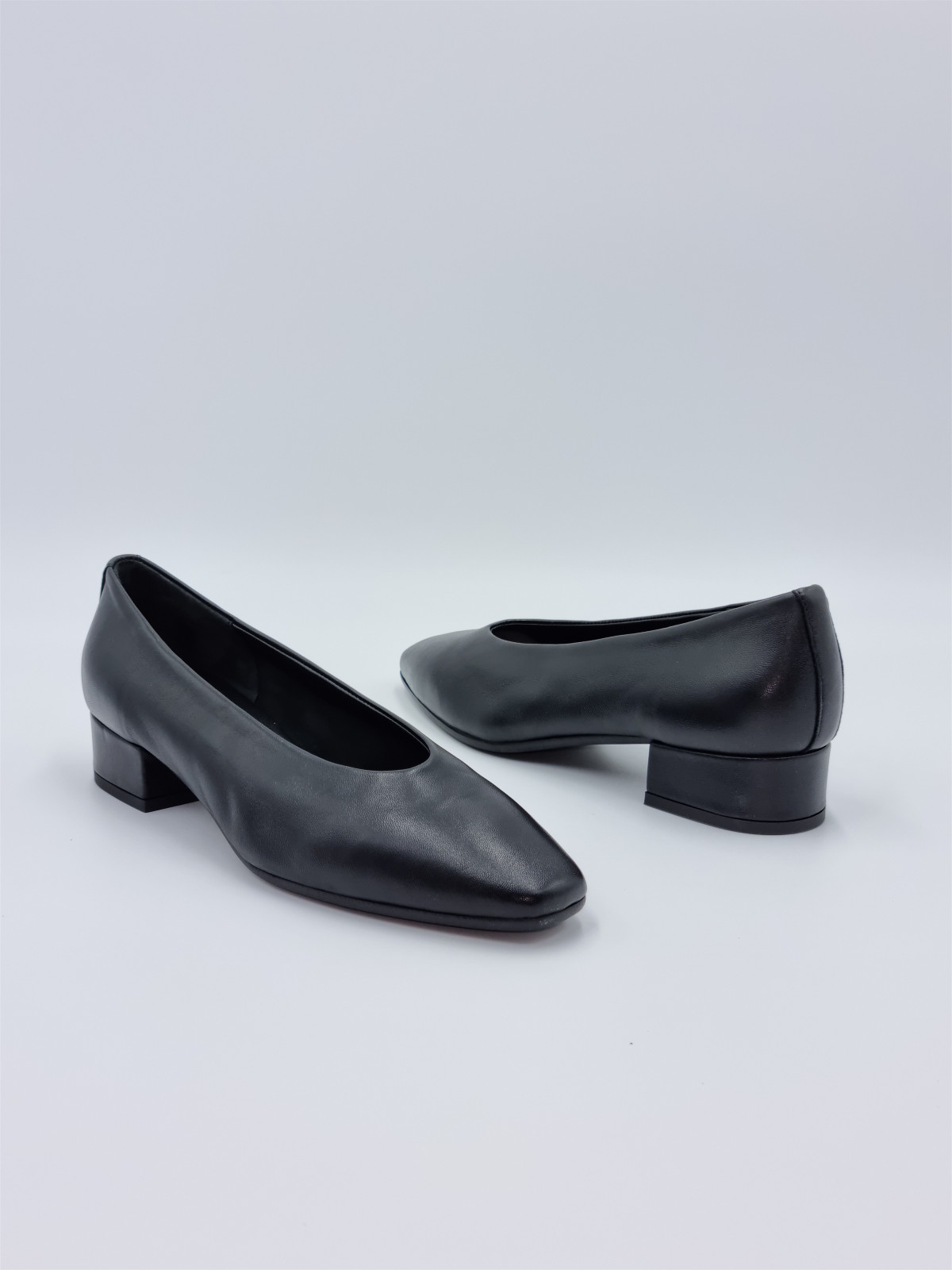 favorite cuir noir
