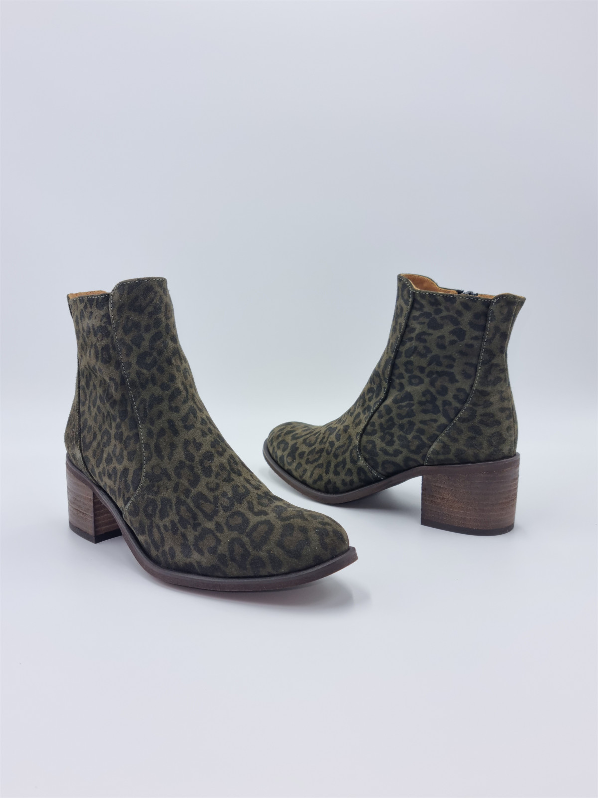 svea velours kaki leo