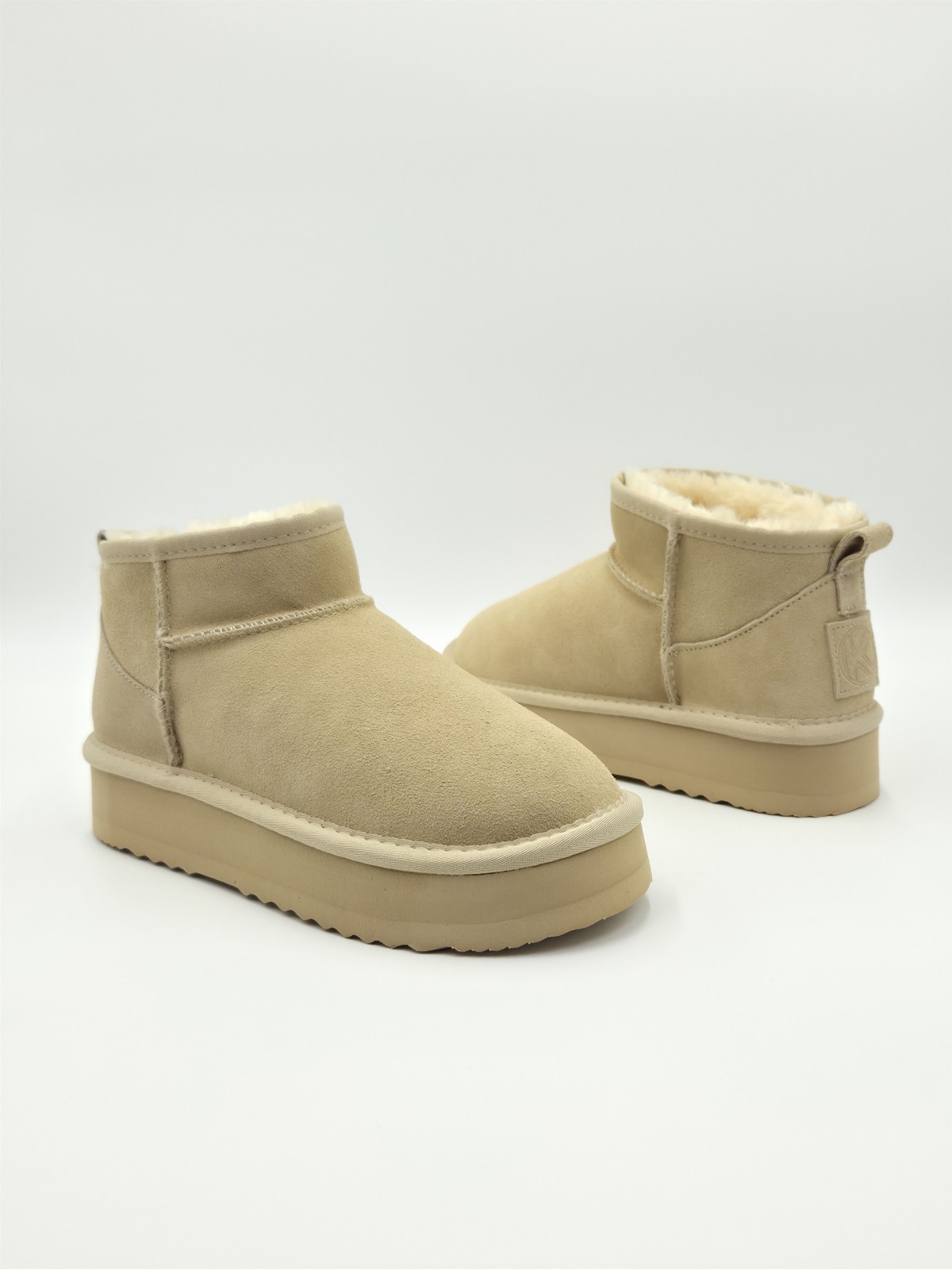 41209 nubuck beige