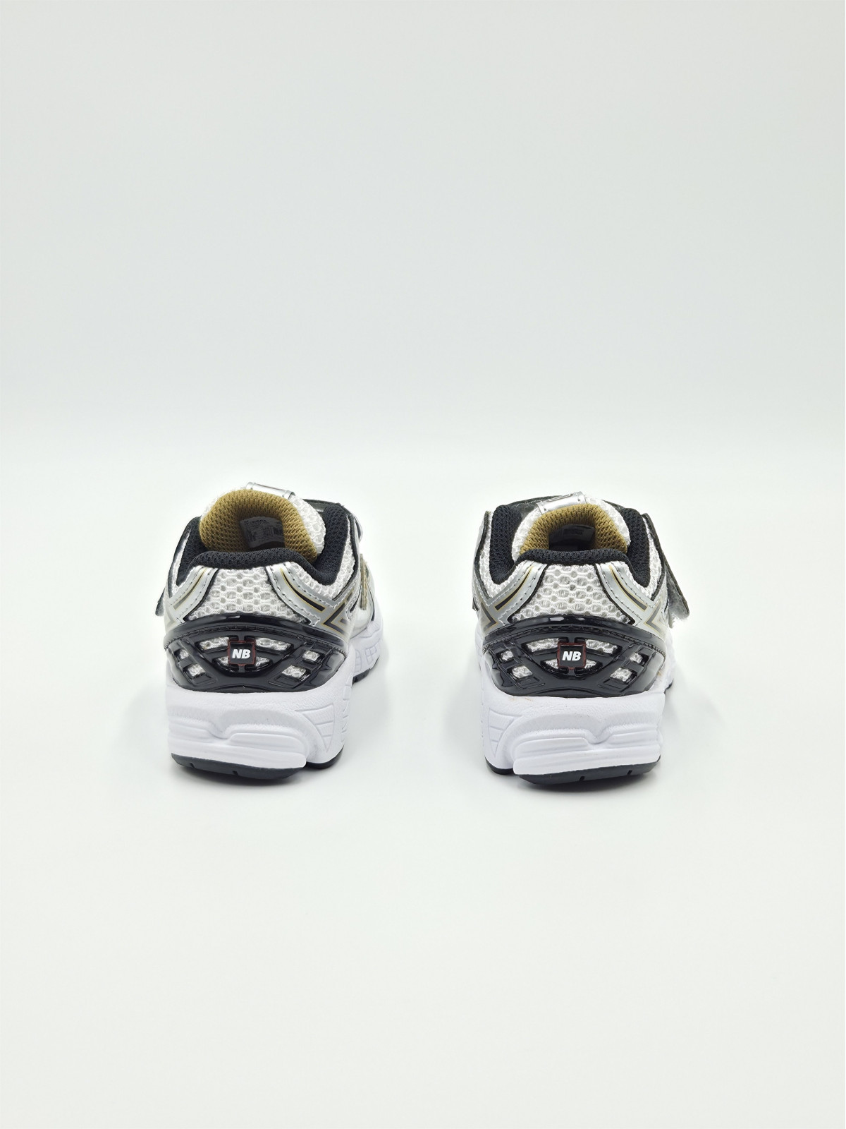 iv1906ra autre matière silver metallic