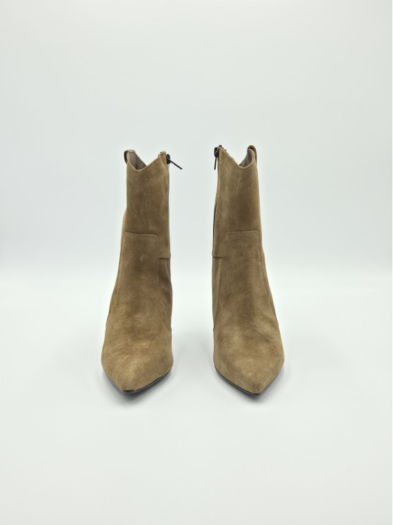 6106 nubuck taupe