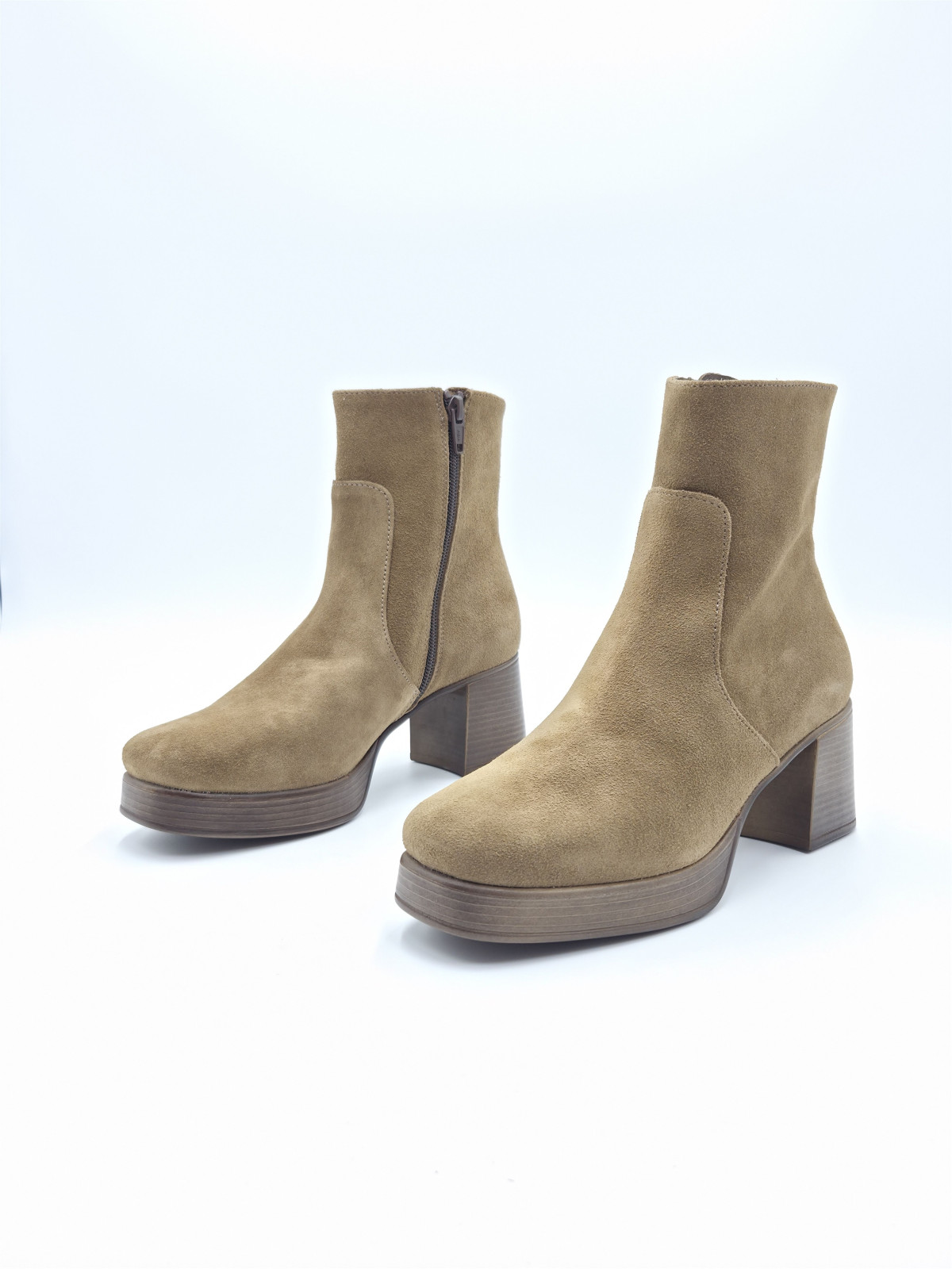 6911 nubuck taupe
