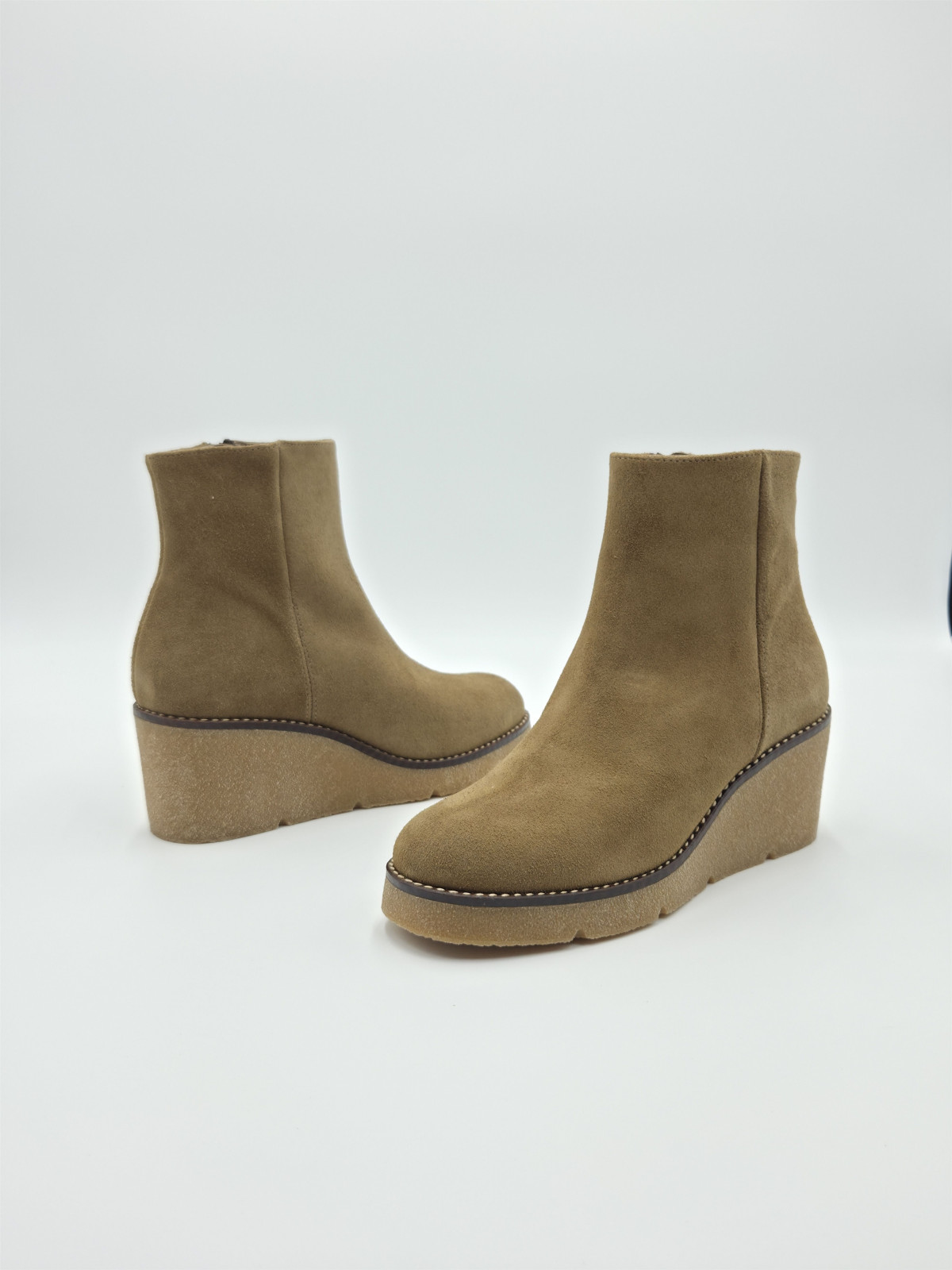 6103l nubuck taupe