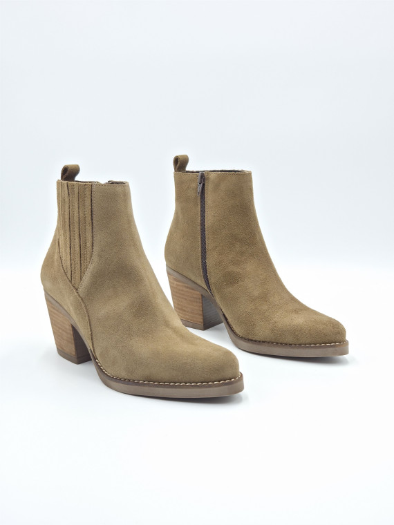 5142 nubuck taupe